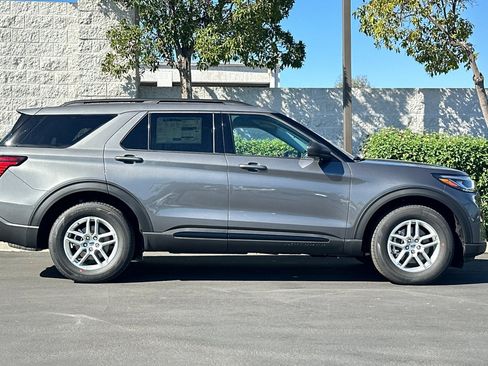 New 2026 Ford Explorer Active image 3