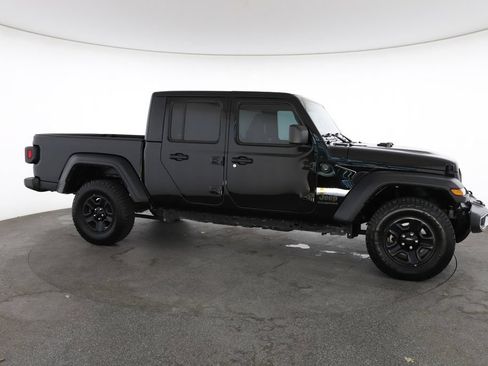 Used 2024 Jeep Gladiator Sport AWD/4WD image 15