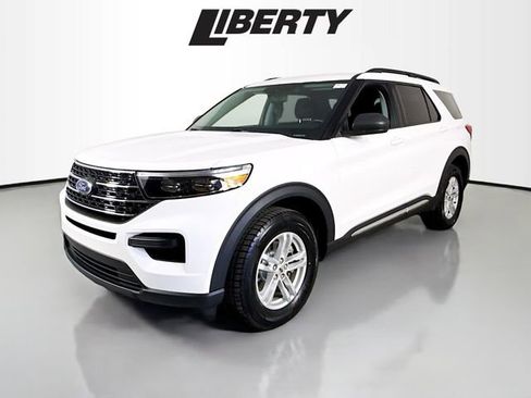 Certified 2022 Ford Explorer XLT w/ Class IV Trailer Tow Package image 3