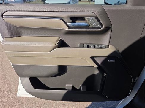 Used 2023 Chevrolet Silverado 1500 ZR2 w/ Technology Package image 18