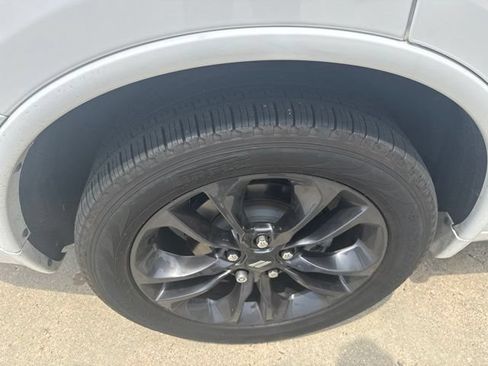 Used 2024 Dodge Durango GT RWD image 11