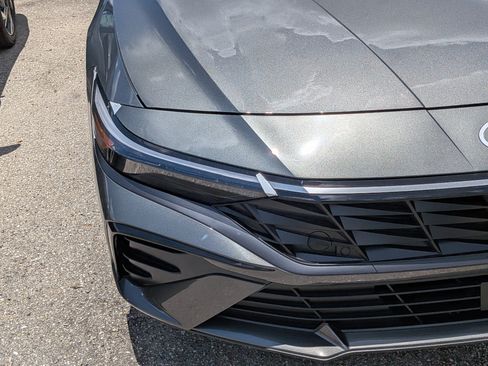 New 2026 Hyundai Elantra Limited FWD image 9
