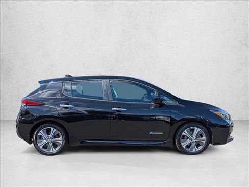 Used 2019 Nissan Leaf SV w/ SV Technology Package FWD image 4
