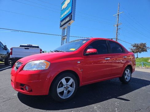 Used 2008 Chevrolet Aveo LT FWD image 2