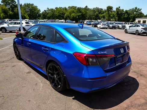 Used 2023 Honda Civic Sport image 4