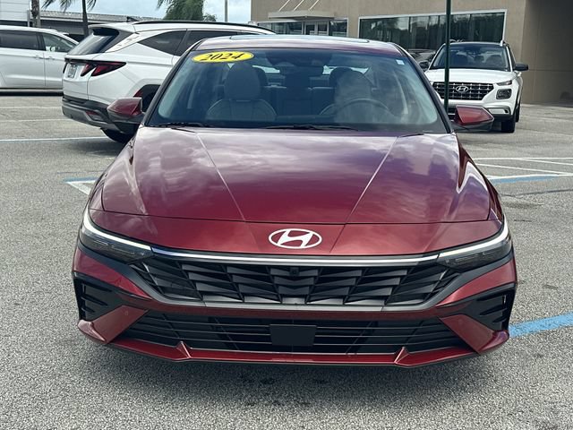 Certified 2024 Hyundai Elantra Limited FWD image 4