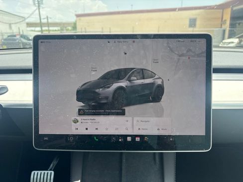 Used 2025 Tesla Model Y Performance AWD/4WD image 21