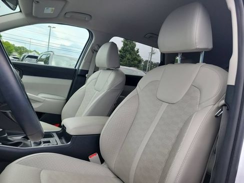 Certified 2025 Kia Sorento S FWD image 14