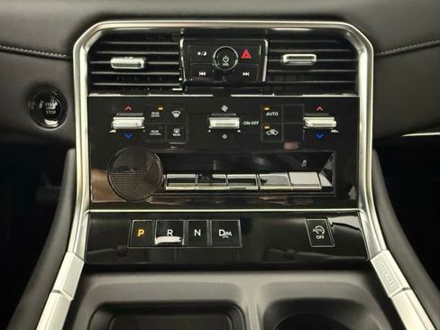 Used 2025 Nissan Armada SV RWD image 21