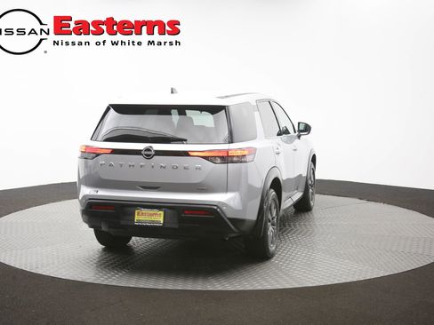 Used 2024 Nissan Pathfinder S AWD/4WD image 38