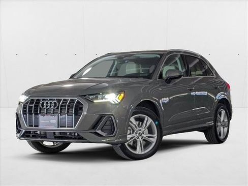 Used 2023 Audi Q3 2.0T Premium w/ Black Optic Sport Package AWD/4WD image 1