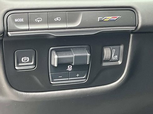 Certified 2024 Cadillac Escalade V image 29