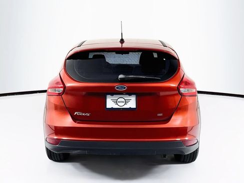 Used 2018 Ford Focus SE FWD image 6
