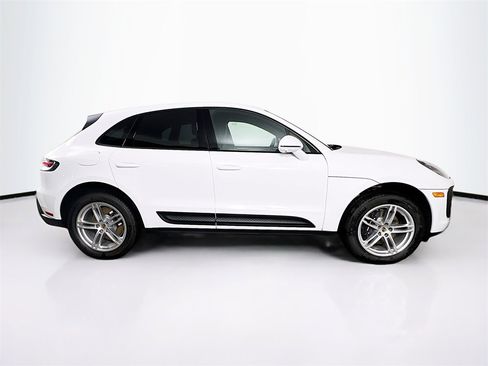 New 2026 Porsche Macan image 8