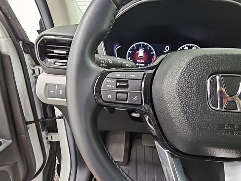 Used 2025 Honda Pilot EX-L image 25