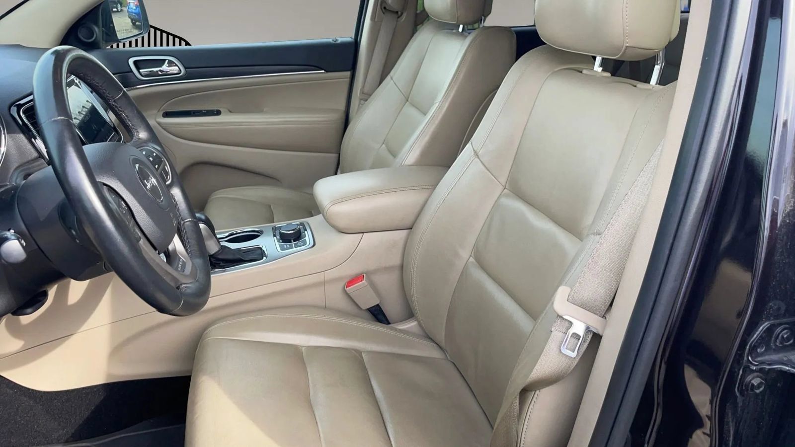 Used 2019 Jeep Grand Cherokee Limited AWD/4WD image 12