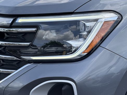 Used 2024 Volkswagen Atlas SE FWD image 6