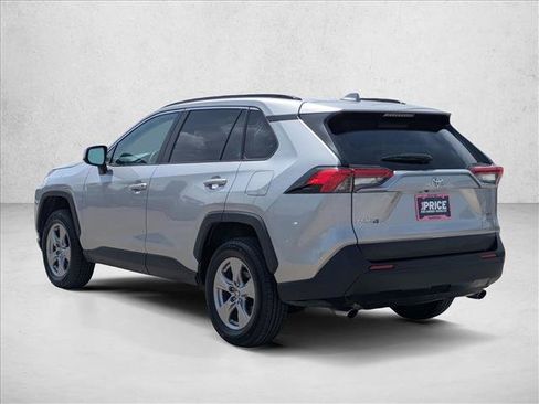 Used 2025 Toyota RAV4 XLE AWD/4WD image 8