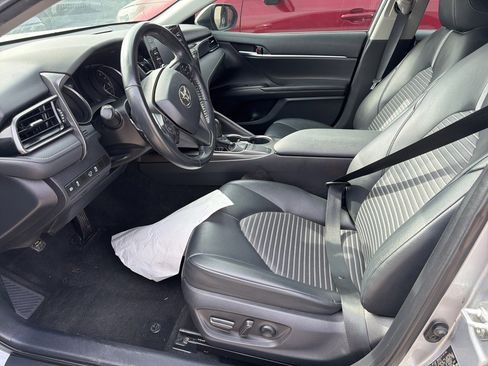 Used 2022 Toyota Camry SE w/ Convenience Package image 8