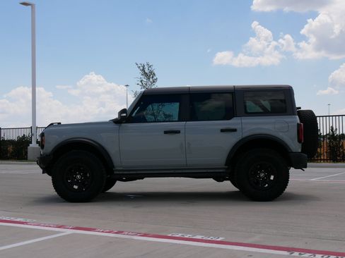 Used 2024 Ford Bronco Wildtrak AWD/4WD image 6