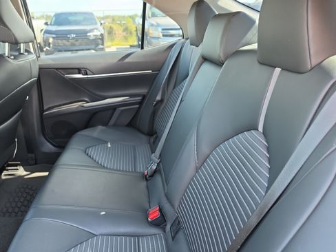 Used 2024 Toyota Camry SE FWD image 12
