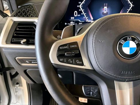 Used 2025 BMW X7 xDrive40i w/ M Sport Package image 22