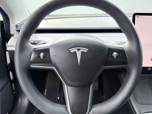 Used 2023 Tesla Model 3 Standard Range RWD image 35