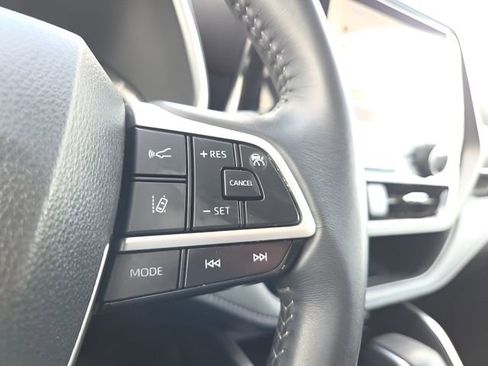Used 2023 Toyota Highlander XLE AWD/4WD image 24
