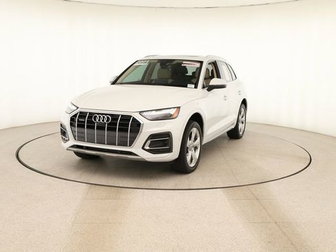 Used 2021 Audi Q5 Prestige w/ Prestige Package image 12
