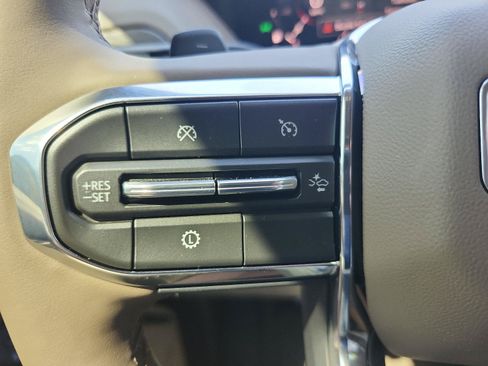 Used 2026 GMC Yukon Denali w/ Sun & Power Step Package AWD/4WD image 25