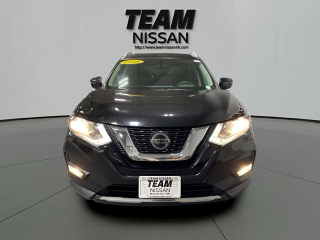 Used 2018 Nissan Rogue SV AWD/4WD image 2