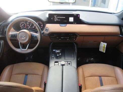 Used 2024 MAZDA CX-90 3.3 Turbo S w/ Premium Plus image 3