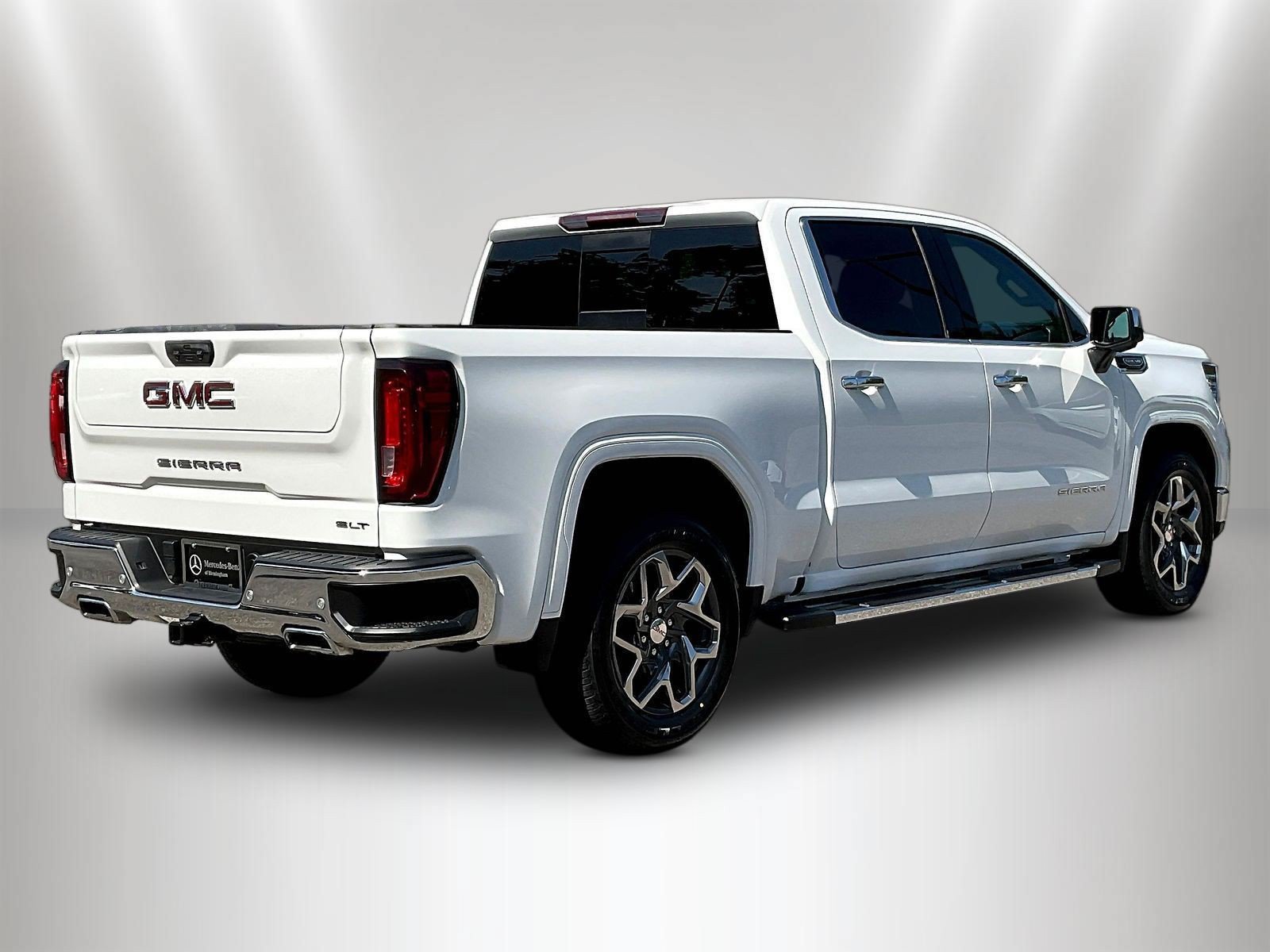 Used 2024 GMC Sierra 1500 SLT w/ SLT Premium Plus Package AWD/4WD image 7