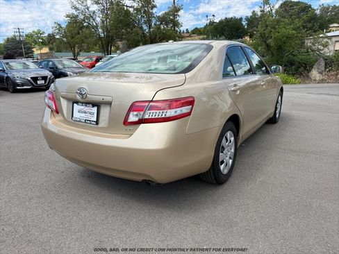 Used 2011 Toyota Camry LE FWD image 7