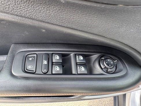 Used 2019 Jeep Compass Limited image 16