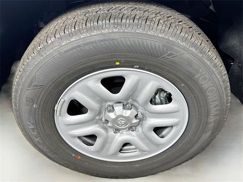 New 2026 Toyota Tundra SR image 4