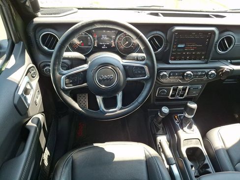 Used 2021 Jeep Gladiator Overland w/ Popular Equipment Package AWD/4WD image 2