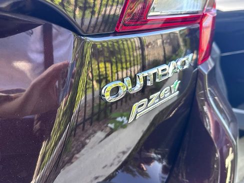Used 2017 Subaru Outback 2.5i Touring w/ Popular Package #5A AWD/4WD image 8