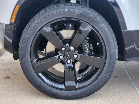 New 2026 Land Rover Defender 110 V8 image 7