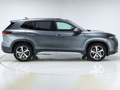 New 2025 Volkswagen Tiguan SE image 47