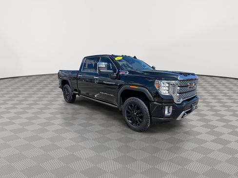 Used 2022 GMC Sierra 2500 Denali w/ Denali Black Diamond Edition AWD/4WD image 2