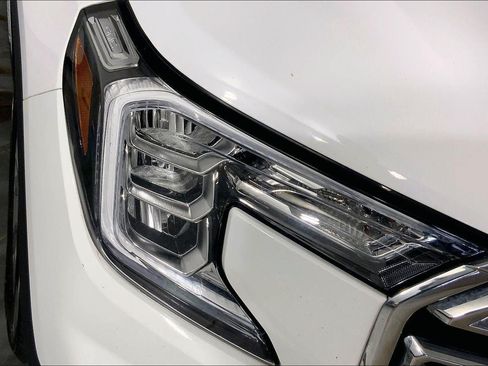 Used 2024 GMC Terrain SLT AWD/4WD image 26