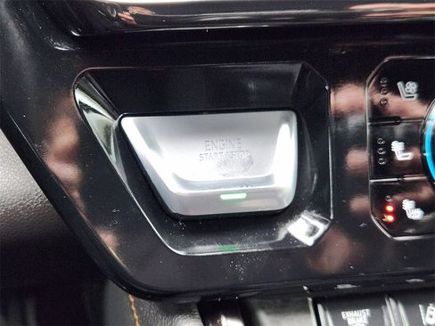 Used 2025 GMC Sierra 2500 AT4 w/ AT4 Premium Plus Package image 18