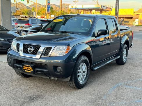 Used 2017 Nissan Frontier SV AWD/4WD image 6