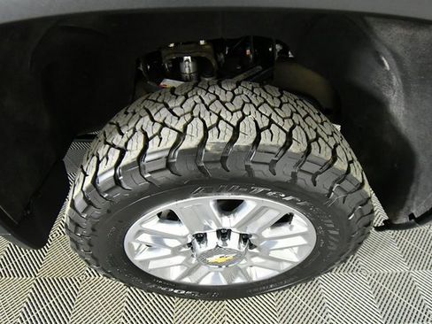 Used 2024 Chevrolet Silverado 2500 High Country w/ Technology Package image 17