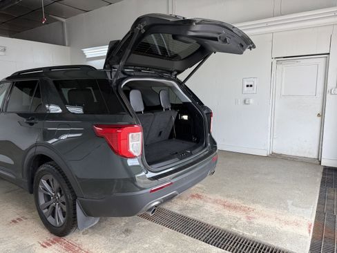 Used 2022 Ford Explorer XLT w/ Equipment Group 202A image 43