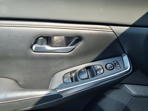 Used 2022 Nissan Sentra SR FWD image 13
