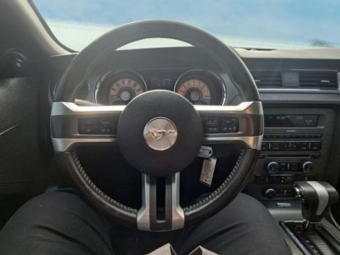 Used 2010 Ford Mustang GT image 11