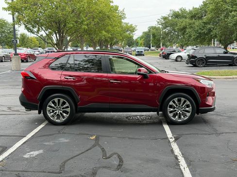 Used 2019 Toyota RAV4 Limited w/ Cold Weather Package AWD/4WD image 8