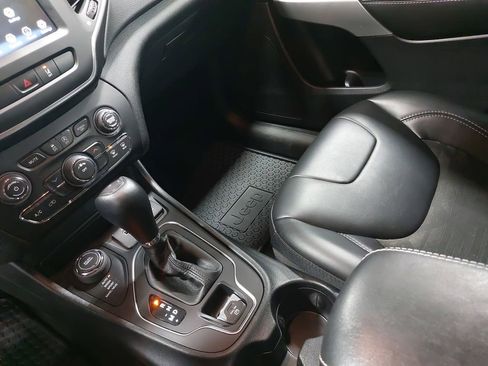 Used 2022 Jeep Cherokee Latitude image 24